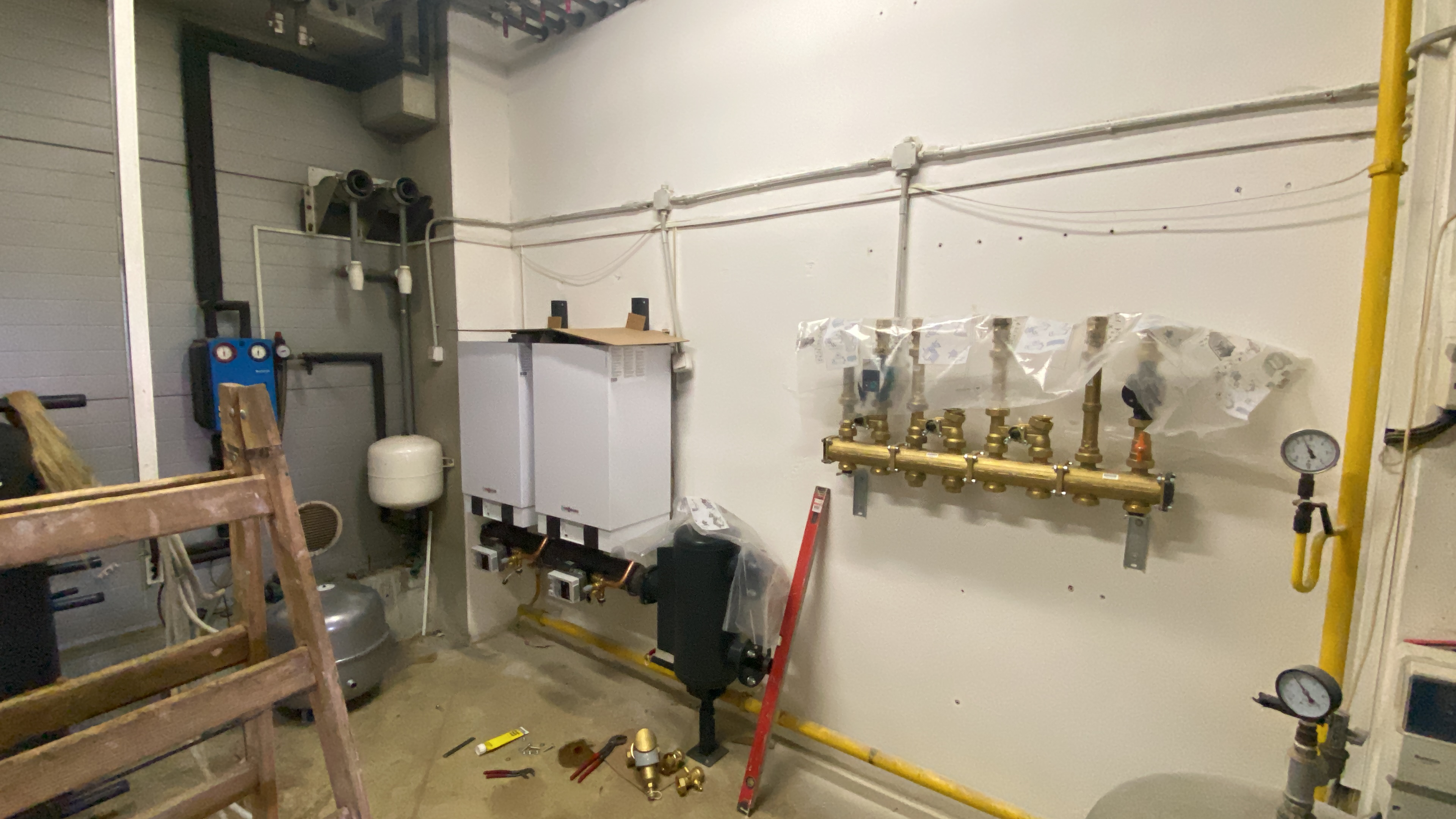 Kotolňa s mosadzným rozvodom